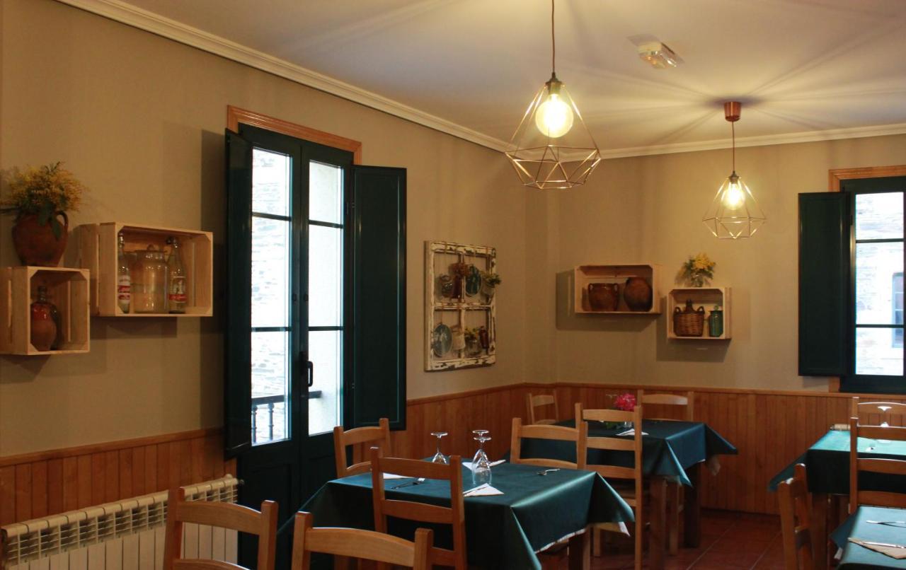 Auberge de jeunesse Tras Do Convento à Samos Extérieur photo